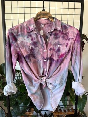 Women's Upcycled Ice Tie-Dye Button-Up Shirt - Pink/Purple